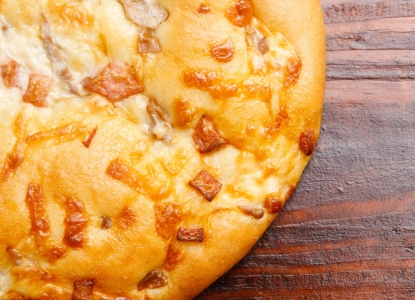 Лепешка с колбасой и сыром