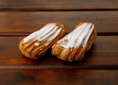 Эклер с КРЕМОМ