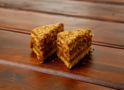 Пирожное МЕДОВОЕ со СГУЩЕННЫМ МОЛОКОМ